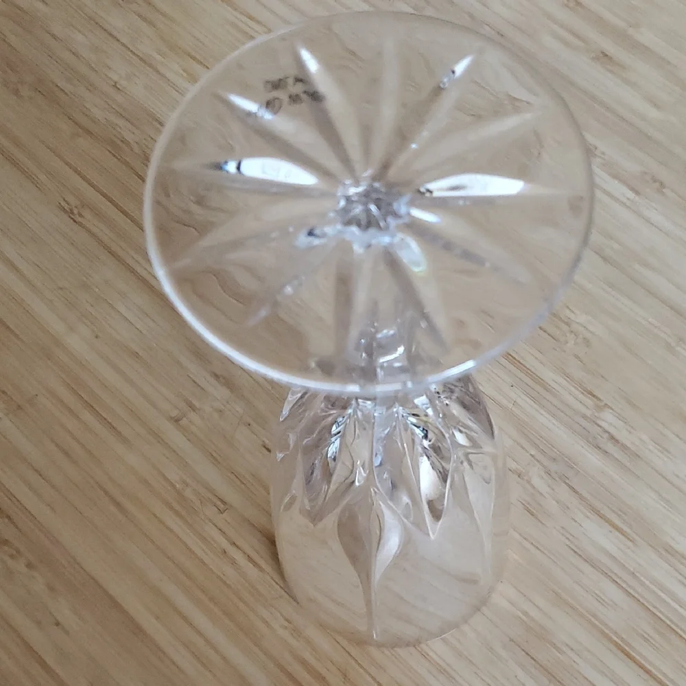 Elegant Clear‎ Crystal Wine Glass